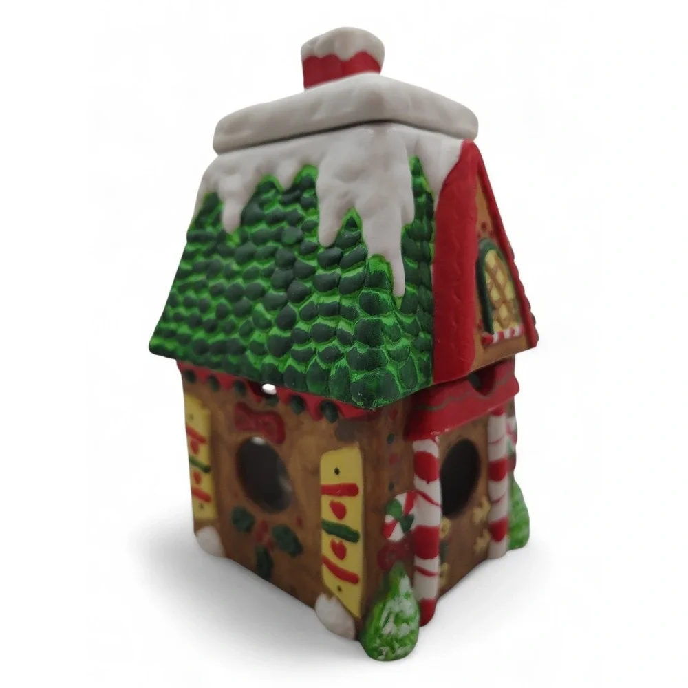 Potpourri Designs gingerbread house